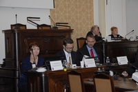 Začátek odpolení části konference - uvedla ho Bc. Libuše Bělohlávková, předsedkyně Stálého výboru pro sociální a zdravotní problematiku Rady vlády pro BOZP, která moderovala celou konferenci